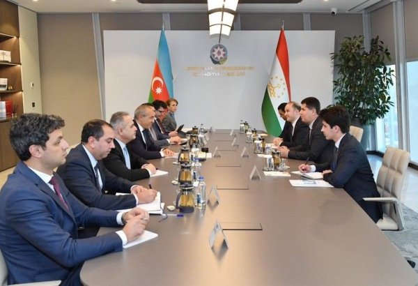 Azerbaijan and Tajikistan discuss investment promotion