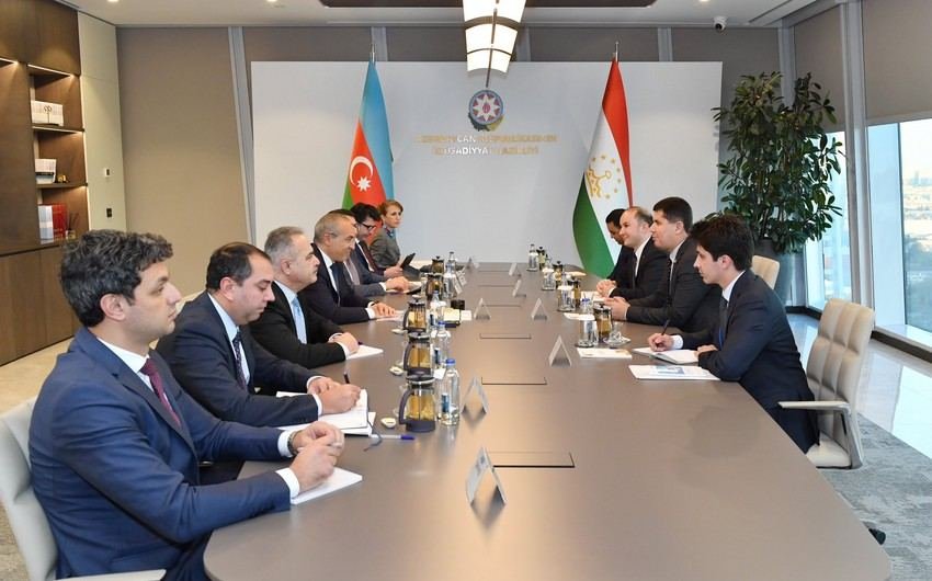 Azerbaijan and Tajikistan discuss investment promotion