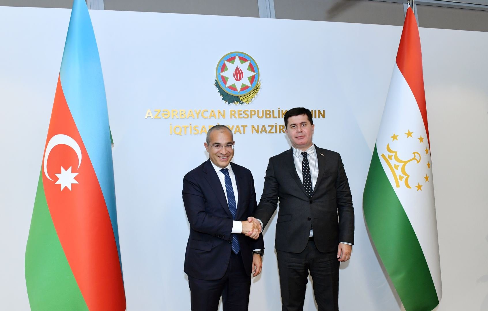Азербайджан и Таджикистан обсудили расширение торгово-экономических связей