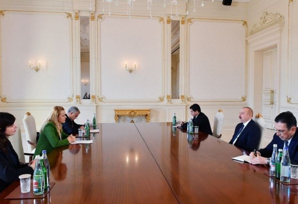 Президент Ильхам Алиев принял исполнительного секретаря ЕЭК ООН