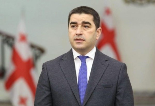 Chairman of Georgian Parliament arrives in Azerbaijan