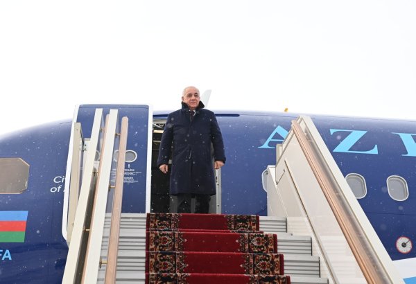 Али Асадов отбыл с рабочим визитом в Москву