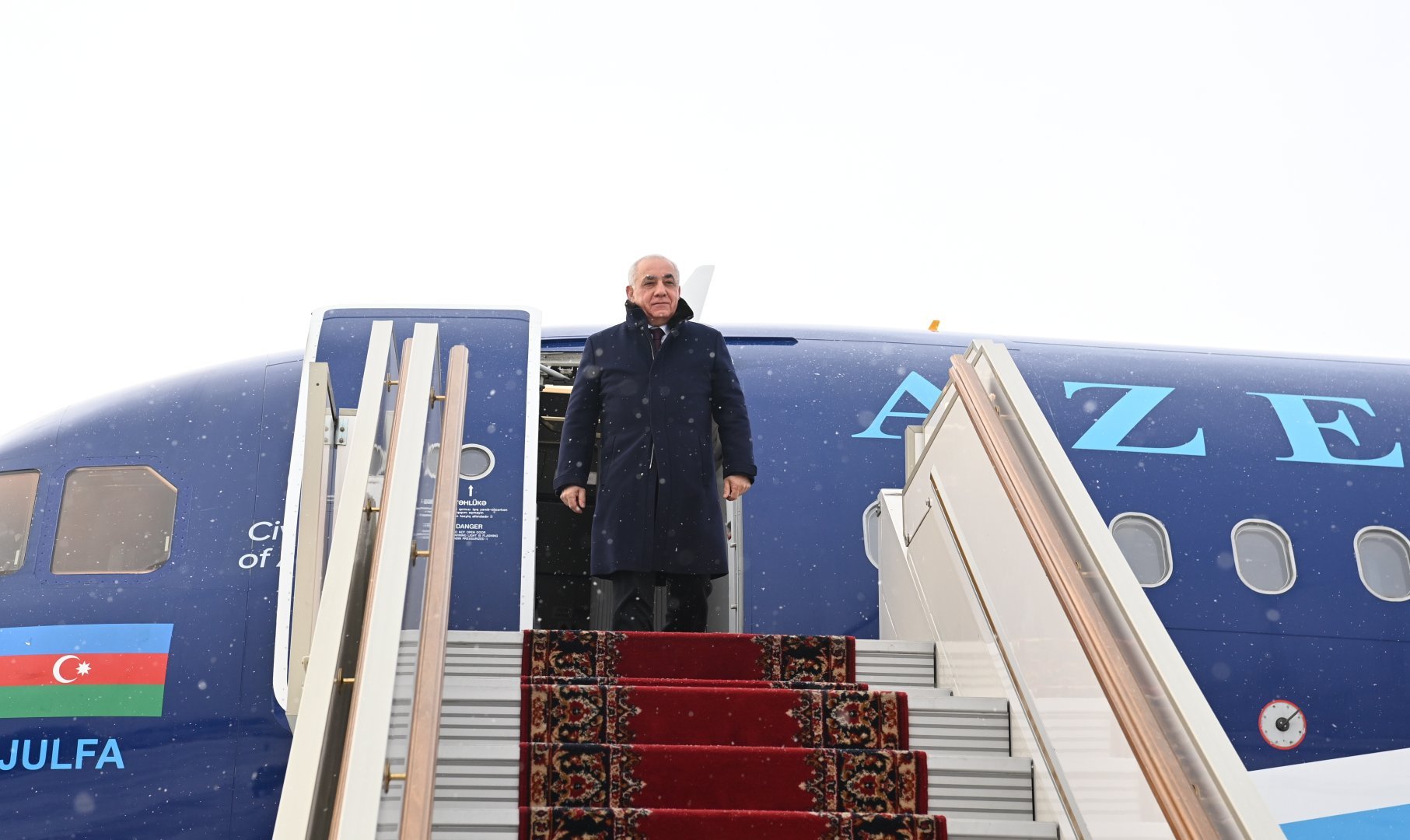 Azerbaijani PM leaves for working visit to Moscow