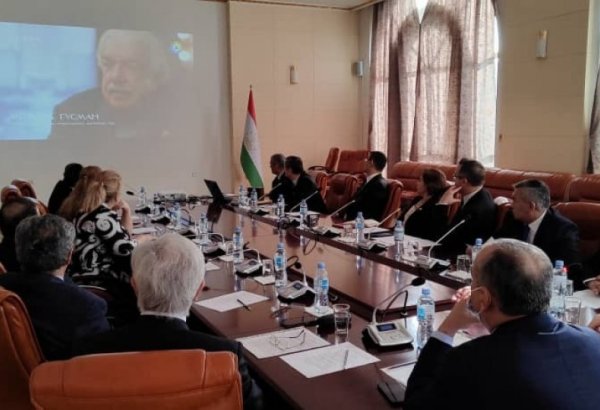 Tacikistanda “Heydər Əliyev müasir Azərbaycanın memarıdır” mövzusunda dəyirmi masa təşkil olunub