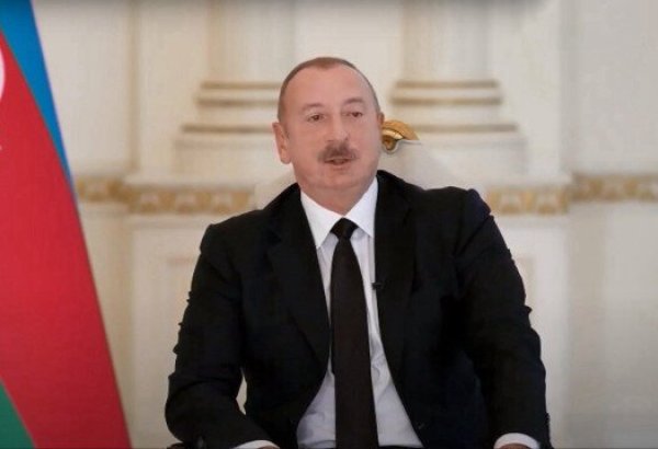 Azerbaycan Cumhurbaşkanı İlham Aliyev: Fransa Ermenistan'ı yeni bir savaş için silahlandırıyor
