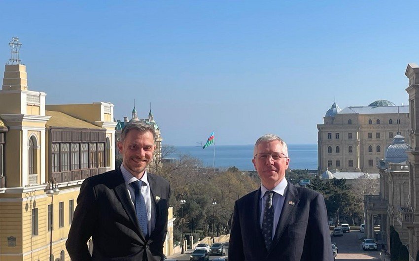 Представитель МИД Великобритании находится с визитом в Баку