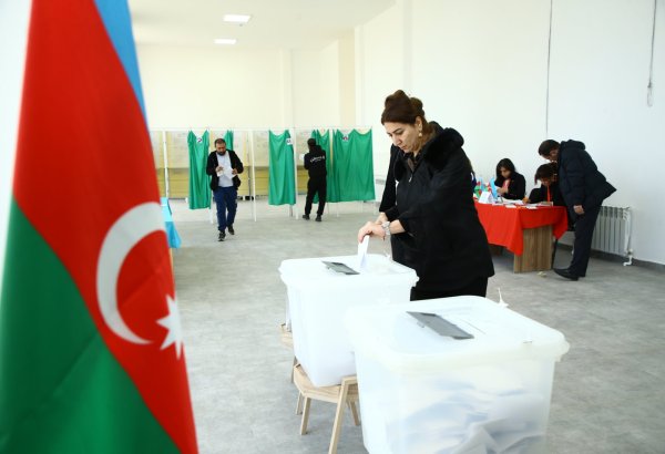 Azerbaycan'da, işgalden kurtarılan Fuzuli'de halk, cumhurbaşkanı seçimine ilgi gösteriyor