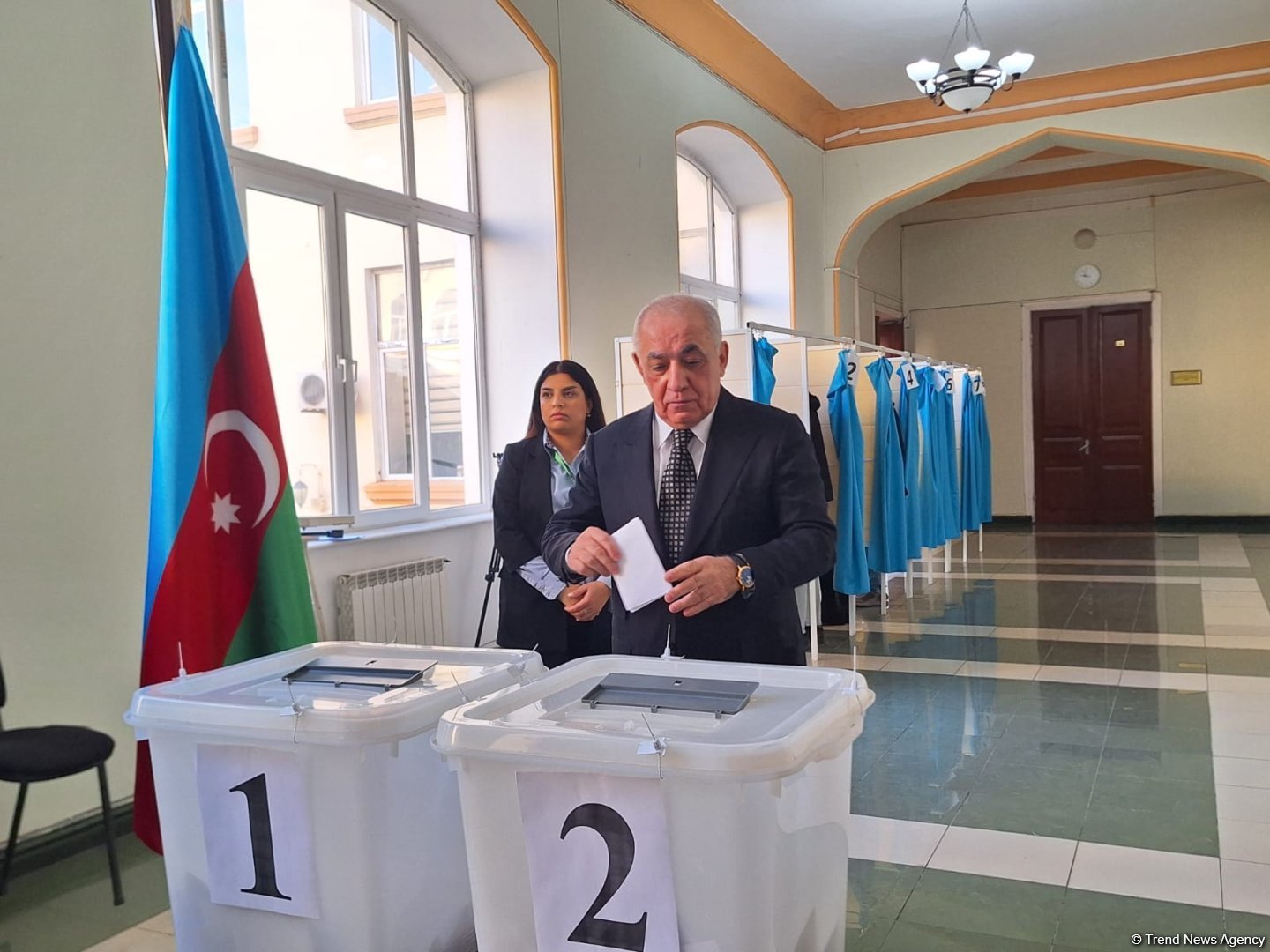 Azerbaijani Prime Minister votes in extraordinary presidential election
