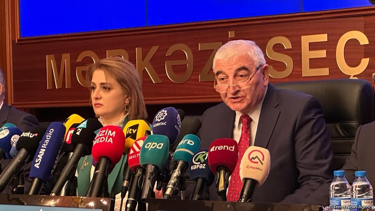 Председатель ЦИК Азербайджана объявил избирательные участки открытыми