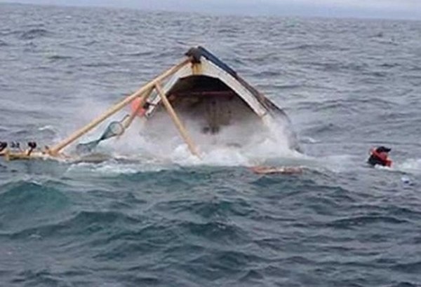 İranın cənub sahillərində sərnişinləri daşıyan qayıq desant gəmisi ilə toqquşaraq batıb