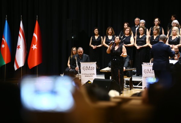 KKTC Çağdaş Müzik Derneği Türk Sanat Müziği Korosu Bakü'de konser verdi
