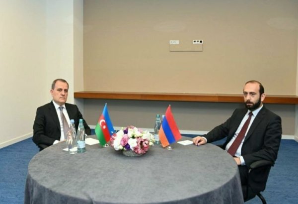 Сегодня состоится встреча глав МИД Азербайджана и Армении