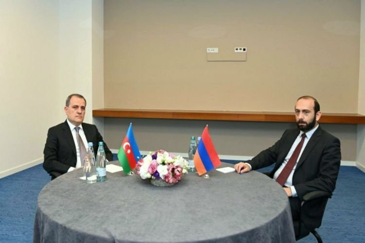 Сегодня состоится встреча глав МИД Азербайджана и Армении