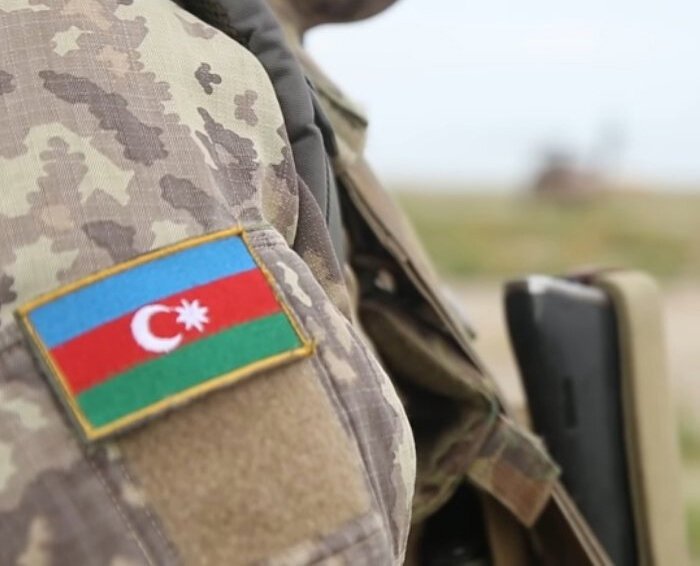 Военнослужащий азербайджанской армии заблудился, потеряв направление движения при неблагоприятных погодных условиях