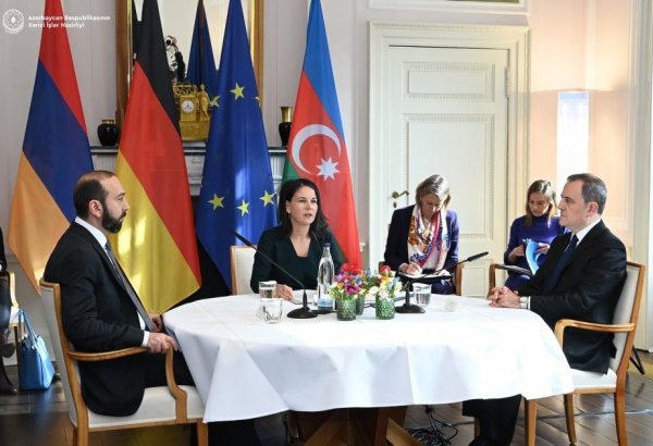 МИД Азербайджана распространил информацию о переговорах по мирному процессу с Арменией в Берлине