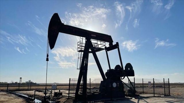 Azerbaijani oil prices experience downward trend