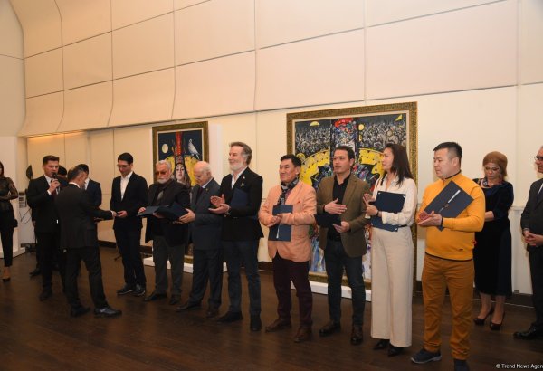 В Центре Гейдара Алиева состоялось торжественное открытие выставки "Томирис" мастеров тюркского мира