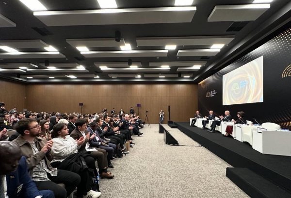 Türk Mədəniyyəti və İrsi Fondunun prezidenti Antalyada keçirilən III Diplomatik Forumda çıxış edib