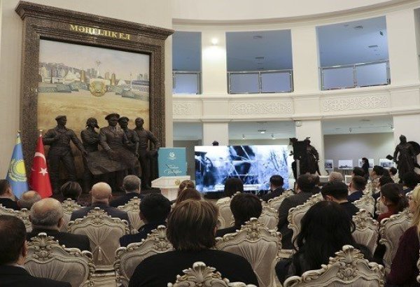 Kazakistan'da "Çanakkale Zaferi" konulu fotoğraf sergisi açıldı