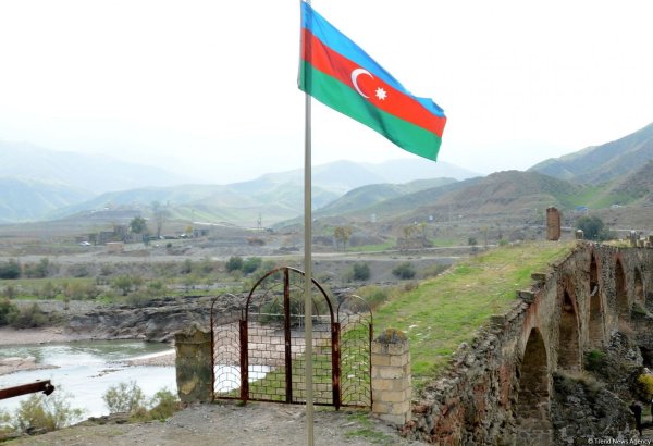 Azerbaijan, Iran discuss restoration of historical Khudafarin bridges