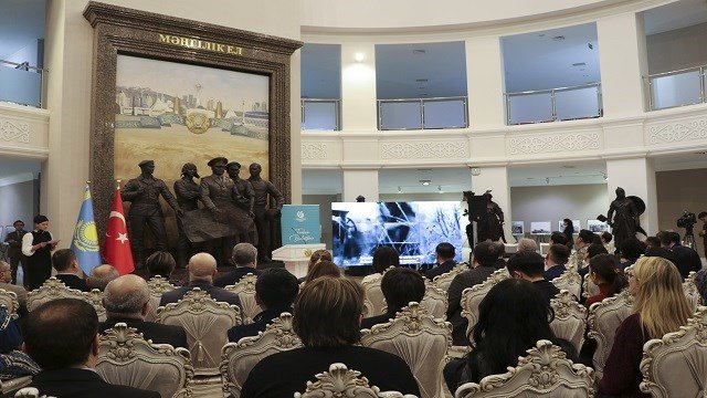 Kazakistan'da "Çanakkale Zaferi" konulu fotoğraf sergisi açıldı