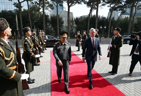 Закир Гасанов встретился с генеральным секретарем НАТО