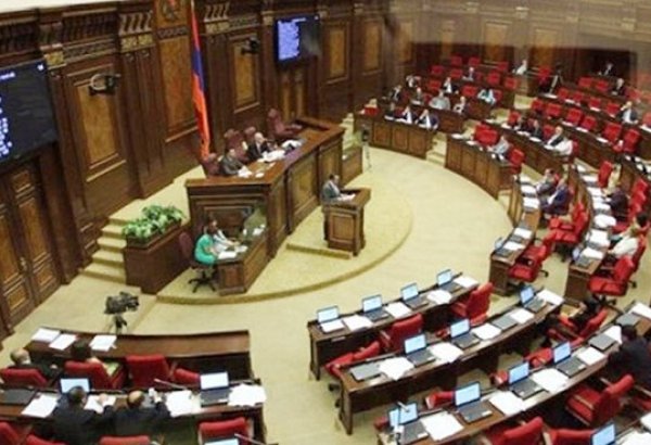 Armenian Parliament prevents certain officials from attending closed session on delimitation