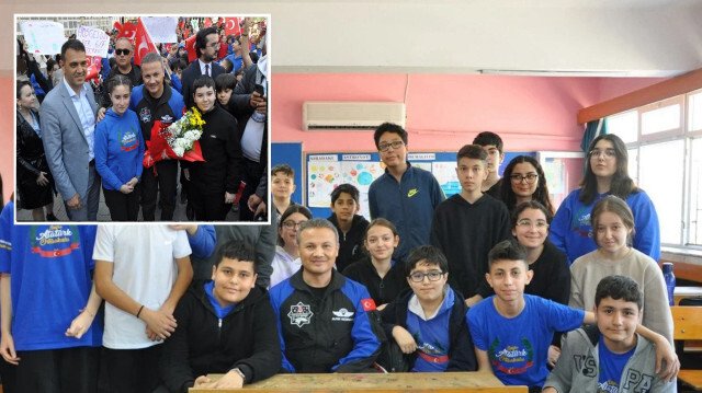 Türkiye'nin ilk astronotu Gezeravcı, mezun olduğu okulda öğrencilerle buluştu