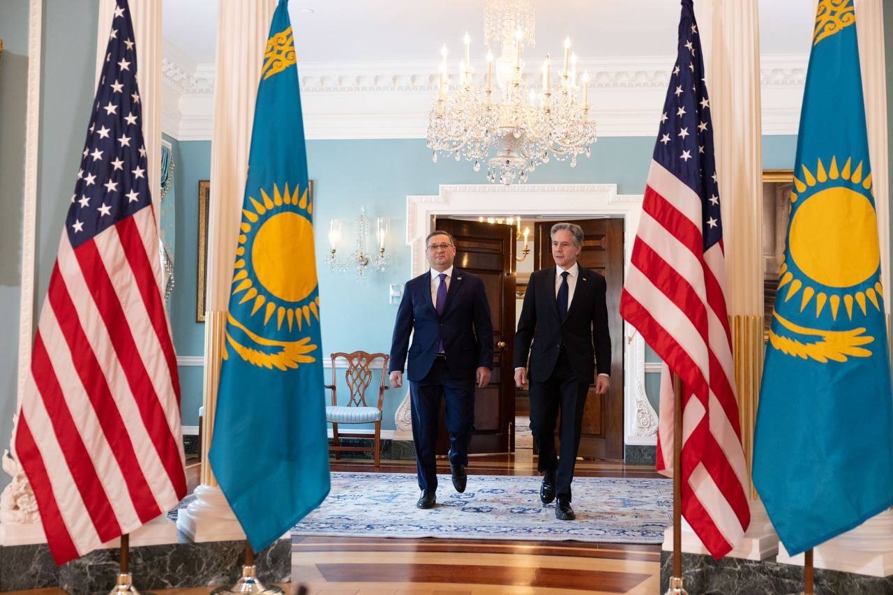 Глава МИД Казахстана обсудил развитие стратегического партнерства с госсекретарем США