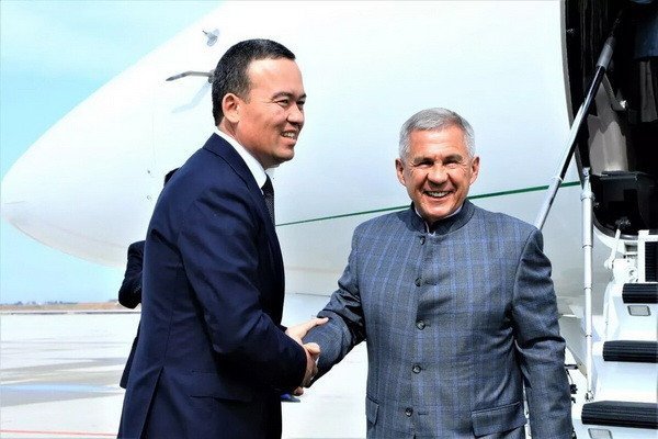 Head of Russia's Tatarstan pays working visit to Uzbekistan