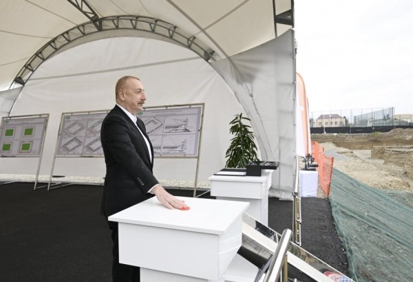 Президент Ильхам Алиев заложил фундамент Гянджинского городского стадиона
