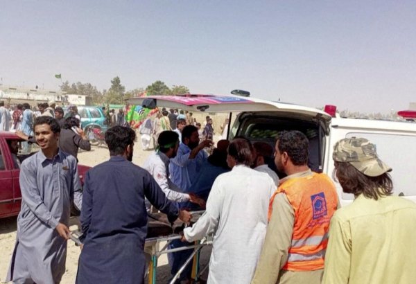 Pakistanda yol qəzasında 17 nəfər həyatını itirib