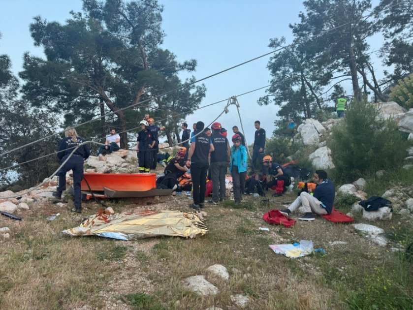 Авария на канатной дороге в Анталье: число эвакуированных достигло 98