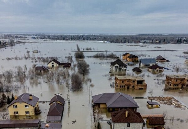 Kazakistan'da sel felaketi: 100 binden fazla kişi bölgeyi terketti