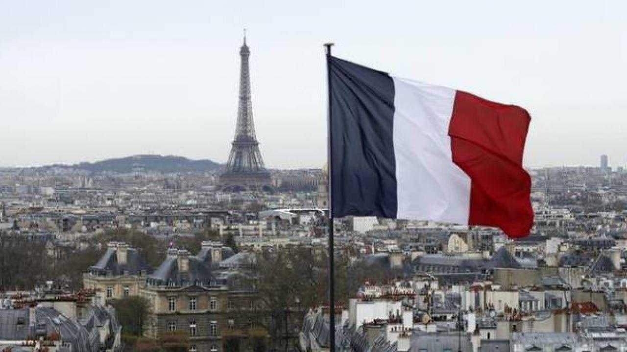 Fransa, Bakü Büyükelçisi'ni istişare için geri çağırdı