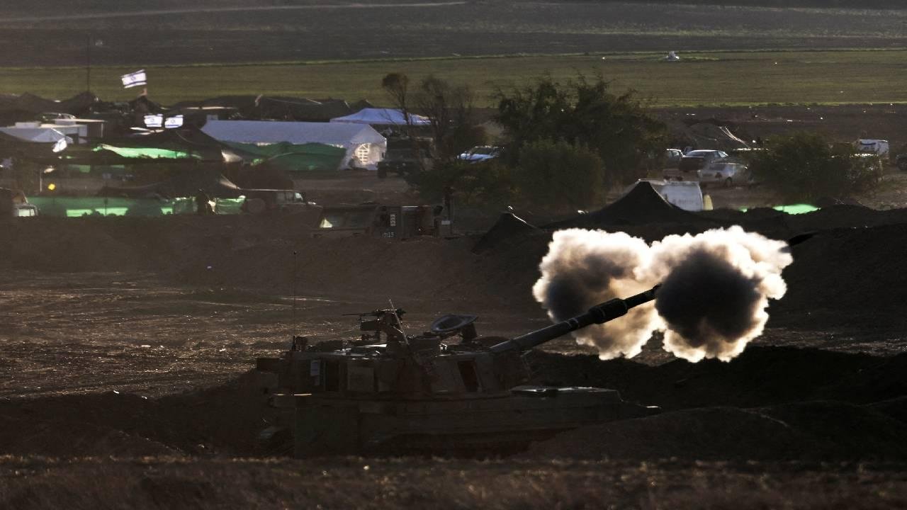 İsrail ordusu Qəzzanın cənub hissəsinə intensiv artilleriya hücumu edib