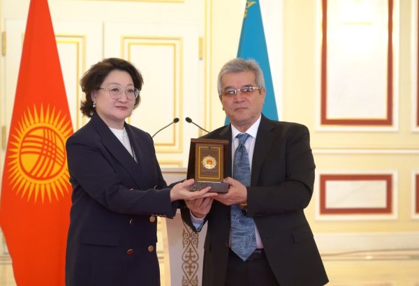 Aktoty Raimkulova was awarded the  "Dank" Order by the President of the Kyrgyz Republic