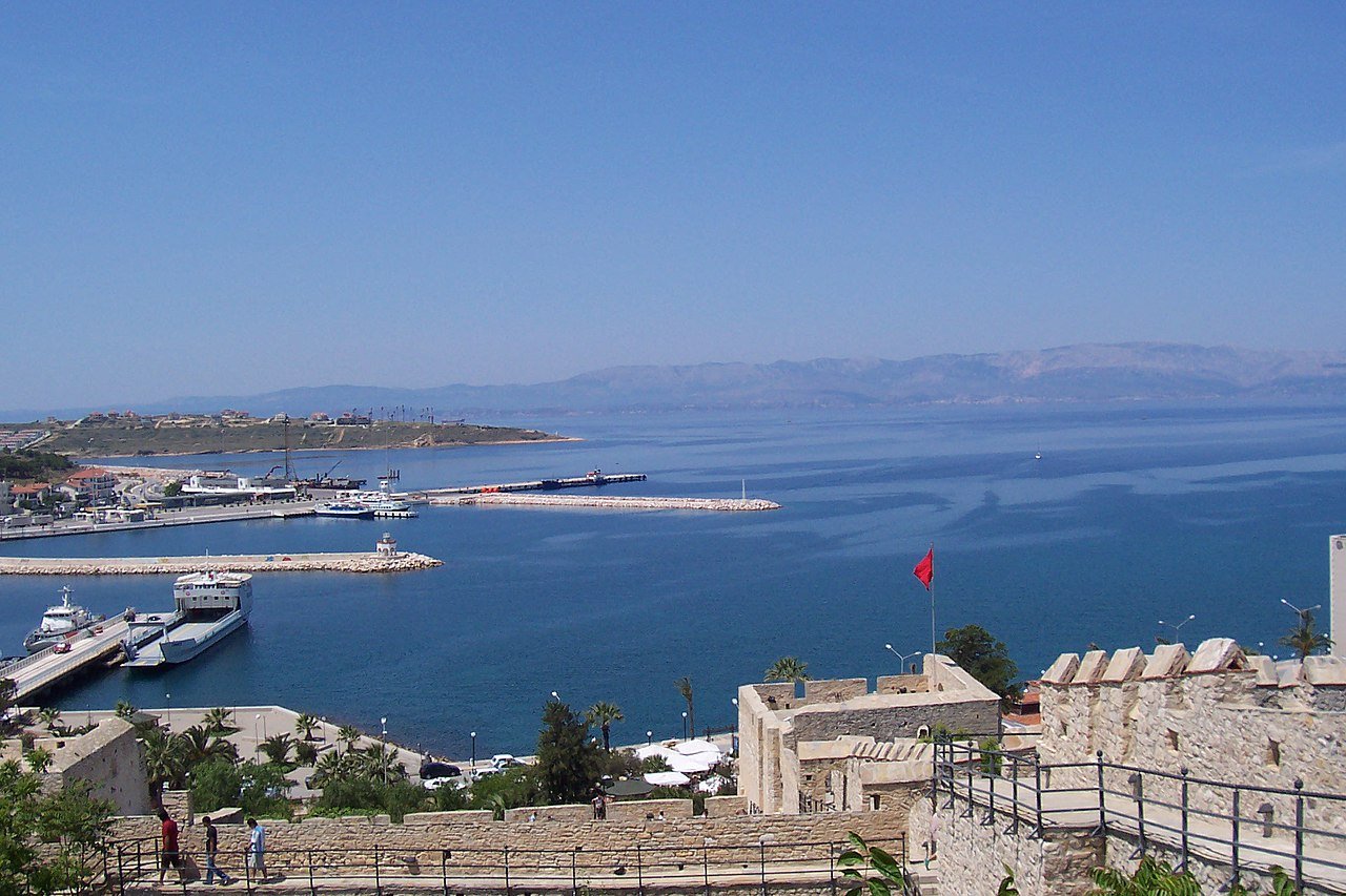 Yanvar-mart aylarında Türkiyənin Çeşme limanı 300-ə yaxın gəmi qəbul edib