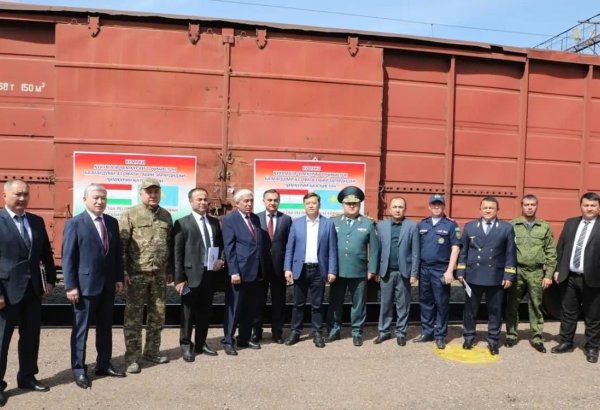 Казахстан получил 3500 тонн гуманитарной помощи из Таджикистана