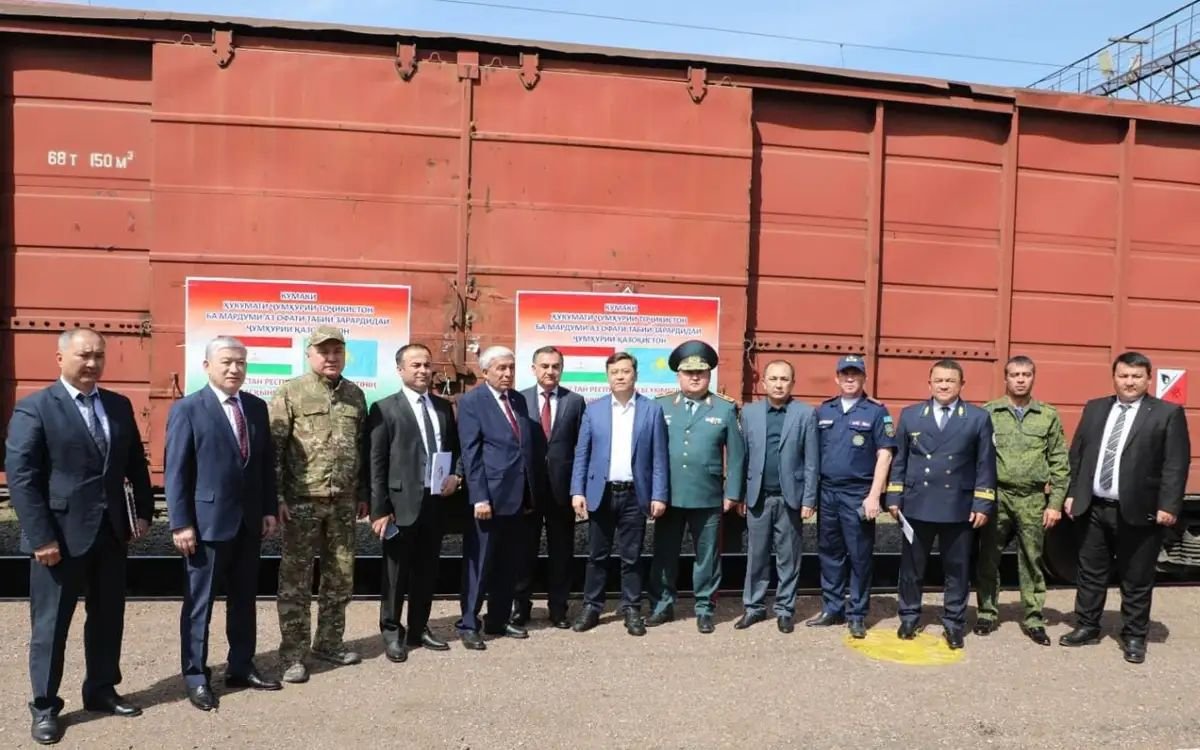 Казахстан получил 3500 тонн гуманитарной помощи из Таджикистана