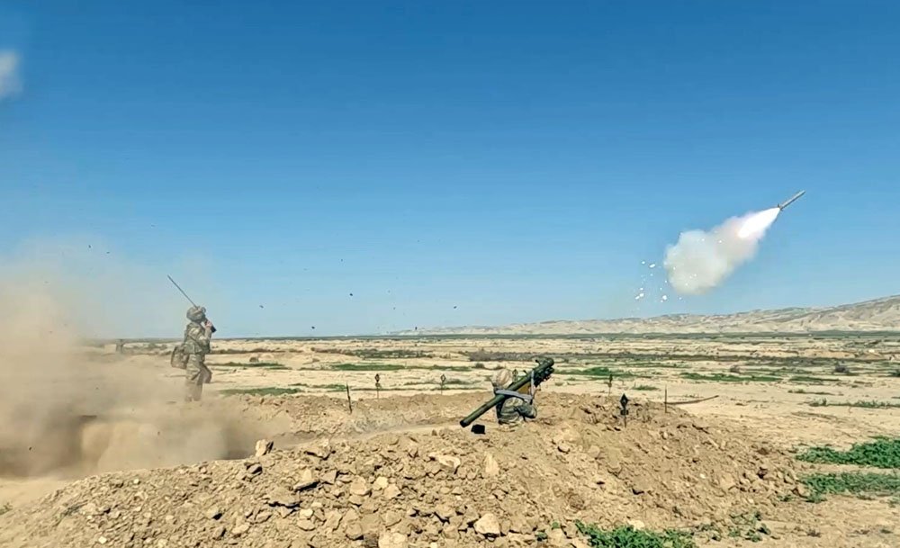 Проведены тактические учения с боевой стрельбой с подразделениями ПВО Азербайджана