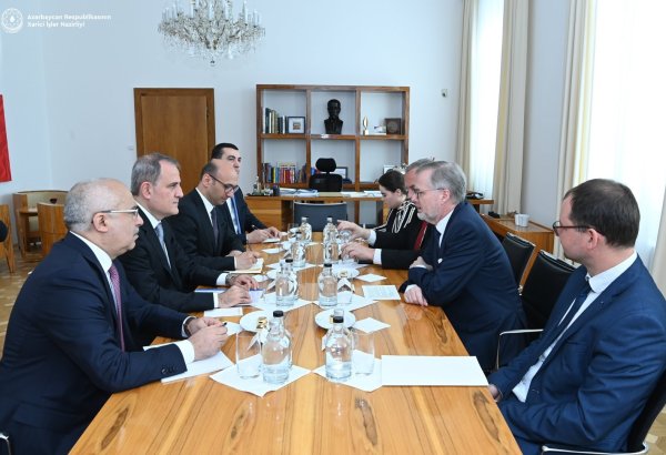 Джейхун Байрамов обсудил с премьер-министром Чехии вопросы COP29