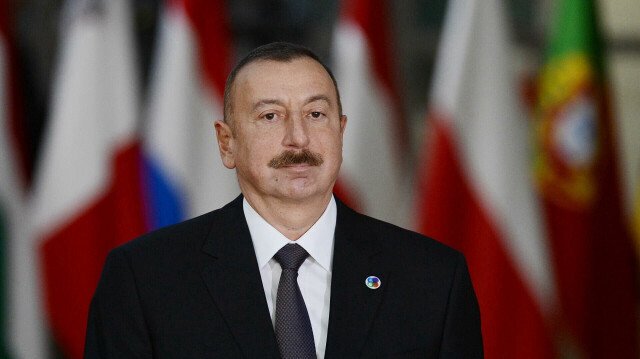 Batılı ağabeyleri bölgede ateşle oynuyor! Aliyev duyurdu: Fransa Hindistan ve Yunanistan Ermenistan'ı silahlandırıyor