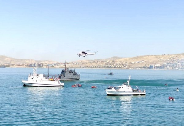 На Каспии проходят совместные тактические учения ВМС и МЧС Азербайджана