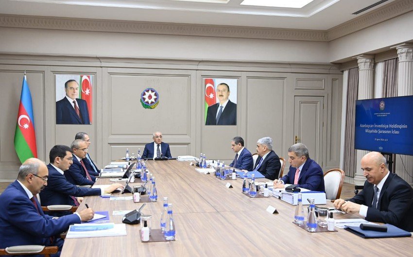 Azerbaijani PM chairs Investment Holding meeting
