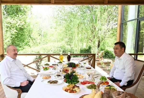 Состоялся совместный обед Президента Ильхама Алиева и Президента Садыра Жапарова