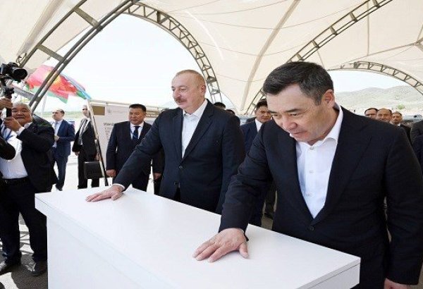 Aliyev ve Caparov, Ağdam'da Kırgızistan tarafından inşa edilecek okulun temelini attı