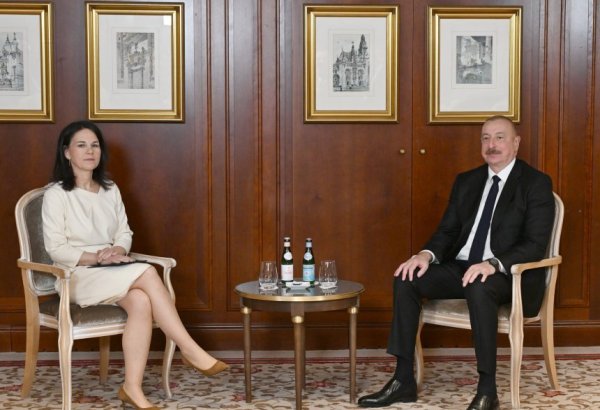 Началась встреча Президента Ильхама Алиева с главой МИД Германии в Берлине