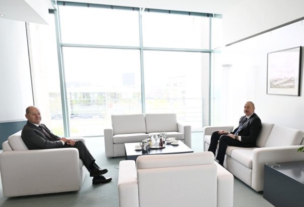 Началась встреча Президента Ильхама Алиева с канцлером Германии Олафом Шольцем один на один