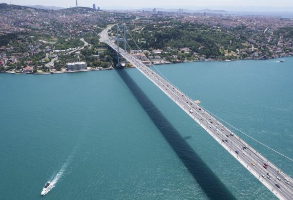 İstanbul Boğazında gəmilərin hərəkəti müvəqqəti dayandırılıb